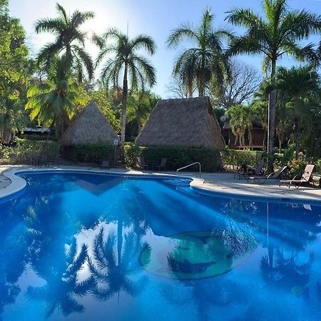 Готель Mal Pais Surf Camp Playa Santa Teresa  Екстер'єр фото