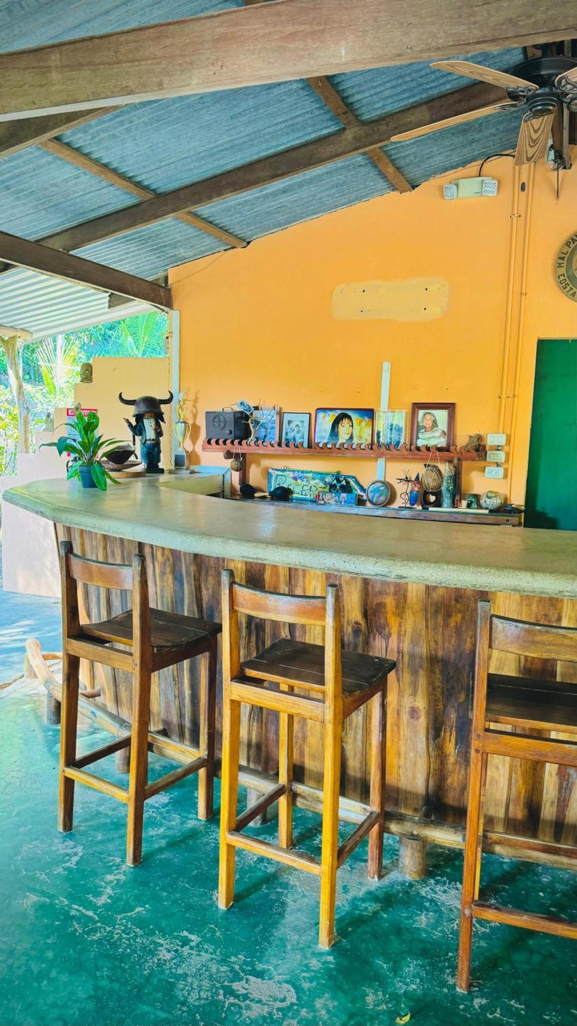 Готель Mal Pais Surf Camp Playa Santa Teresa  Екстер'єр фото